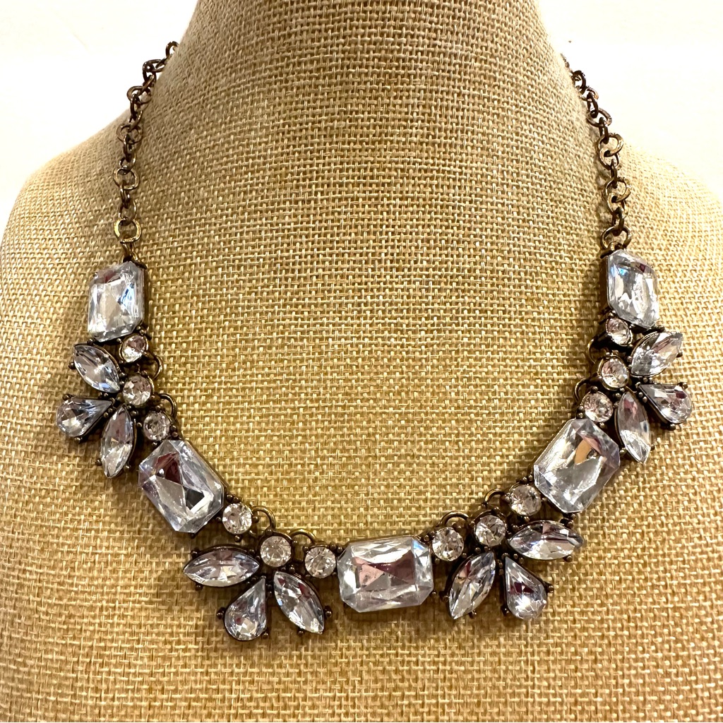 Simply Vera Vera Wang Statement Necklace Antique Gold W Clear Glass Clusters 25$